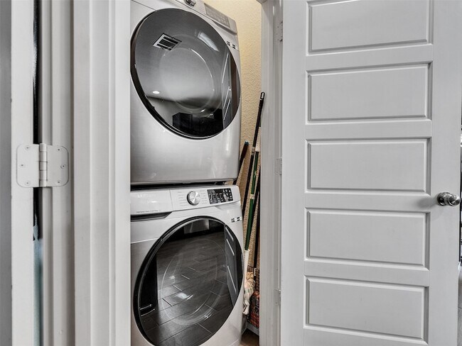 Building Photo - 16984 W Juneau St