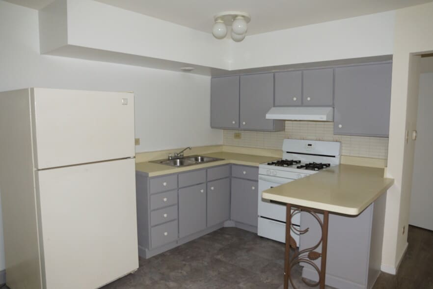 Building Photo - 325 Neville Dr
