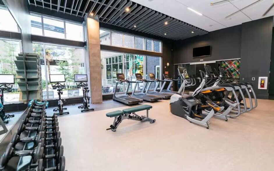 Building Photo - 679 Edgewood Ave NE