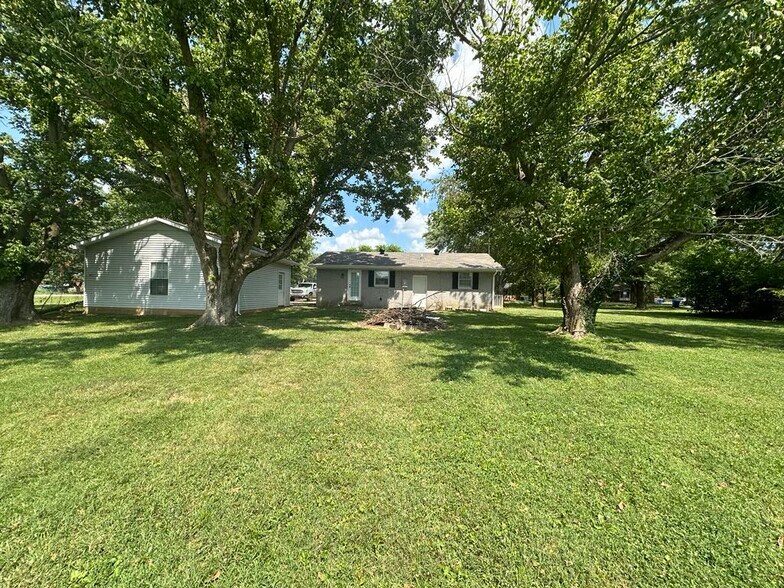 Building Photo - 500 Colonial Dr