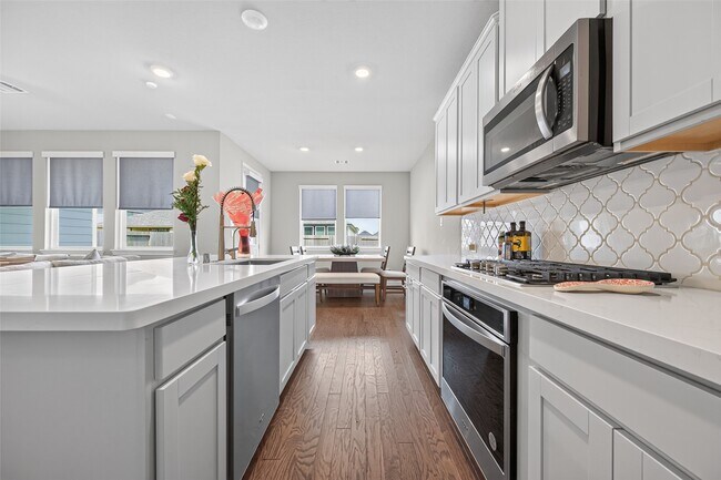 Building Photo - 17027 Bainham Forest Trl