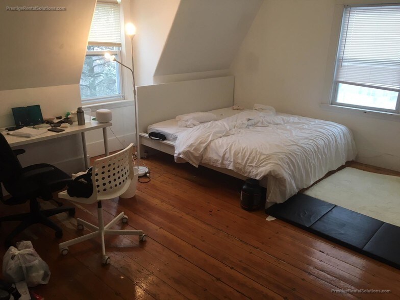 Building Photo - 19 Braemore Rd