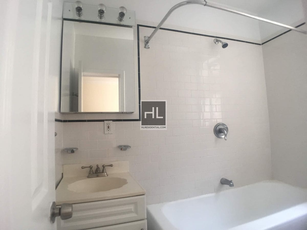 Building Photo - WEST 13 STREET