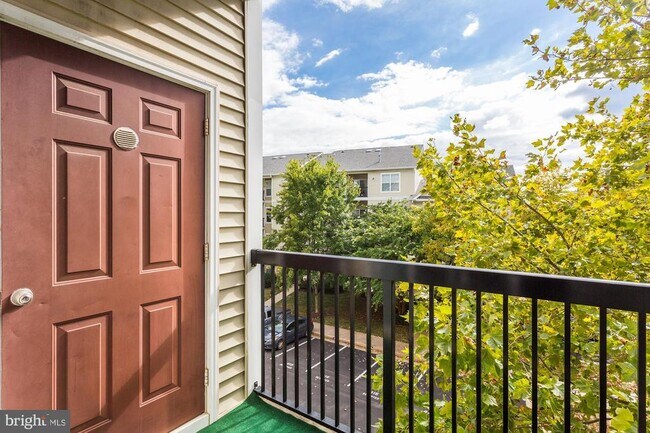 Building Photo - 5105 Travis Edward Way