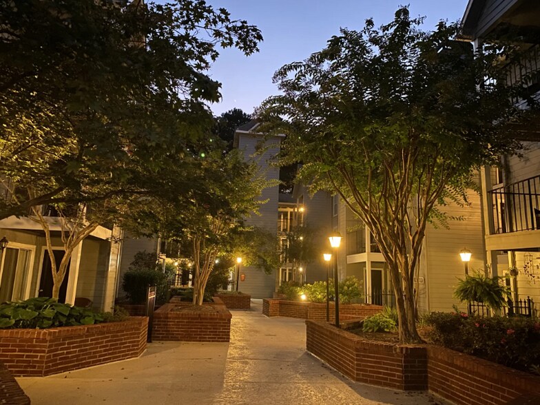 Building Photo - 301 Granville Ct