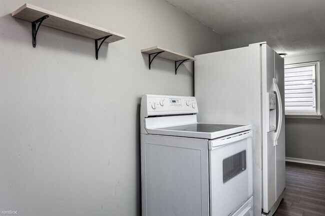 Building Photo - 2 br, 1 bath House - 2320 Hoyt Ave