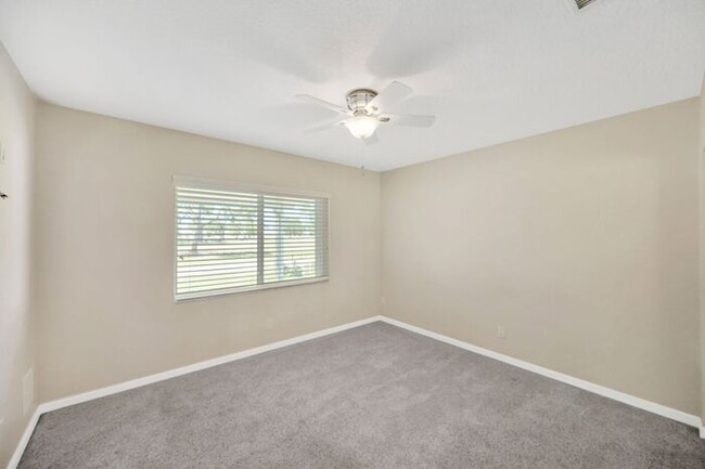 Building Photo - 2 BR, 2 BA Home in the Mainlands on the 18...