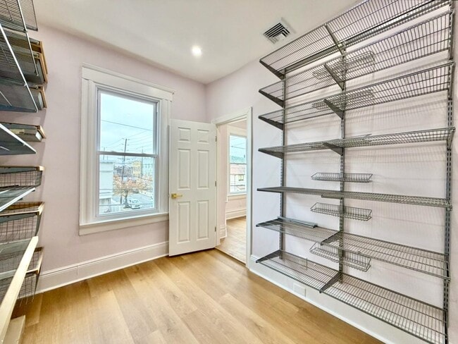 Building Photo - 130 Beach St