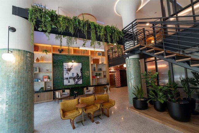 Building Photo - 1701 Simond Ave Ave