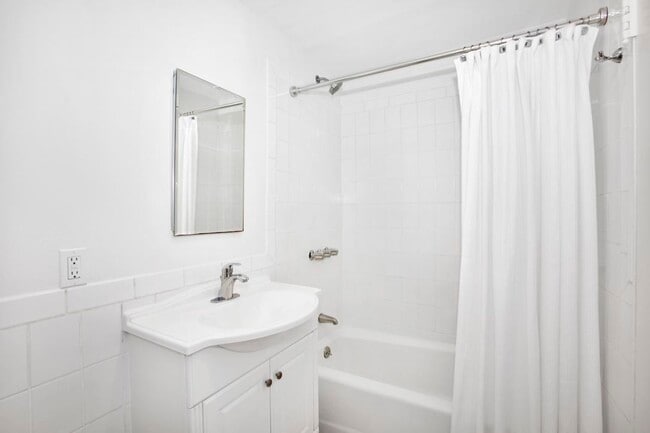 Building Photo - 100 Mercer St