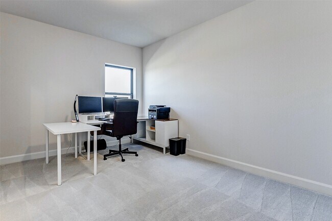 Building Photo - 7606 Redwoods Frst Dr