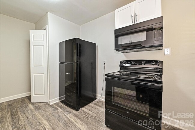 Building Photo - 3429 Tappan Pl