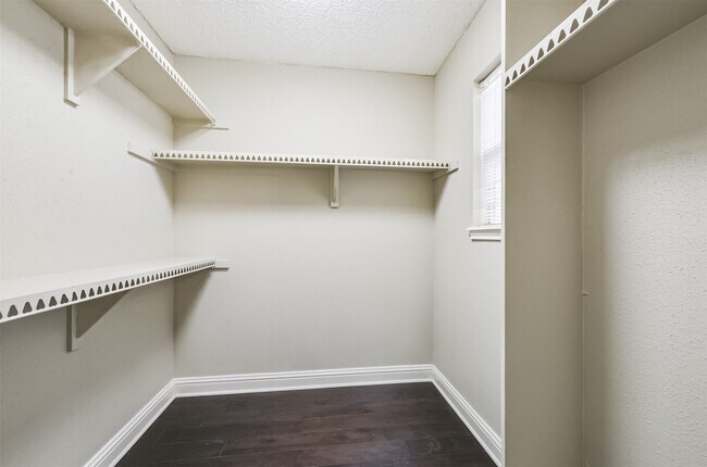 Building Photo - 14111 Misty Meadow Ln