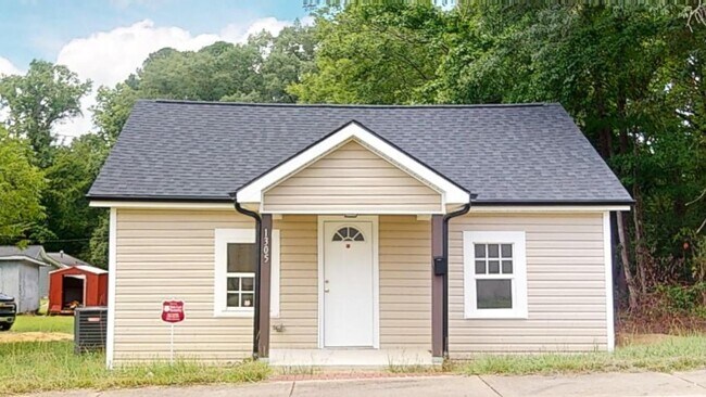 Primary Photo - 1305 Third St
