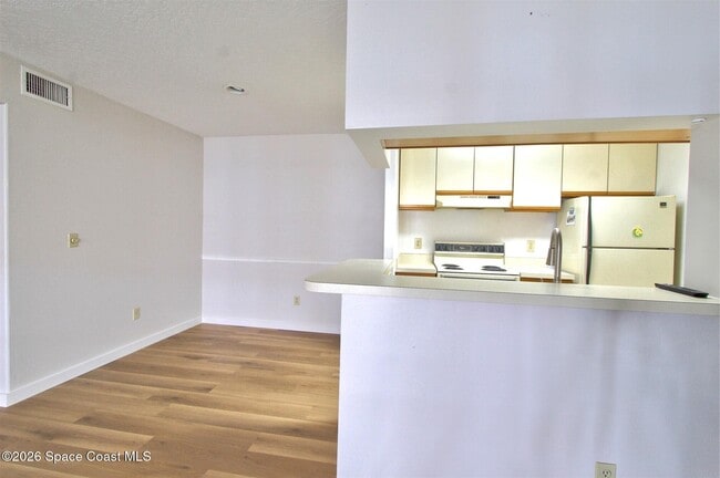 Building Photo - 7667 N Wickham Rd