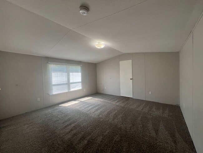 Building Photo - Don't Wait, Call Today