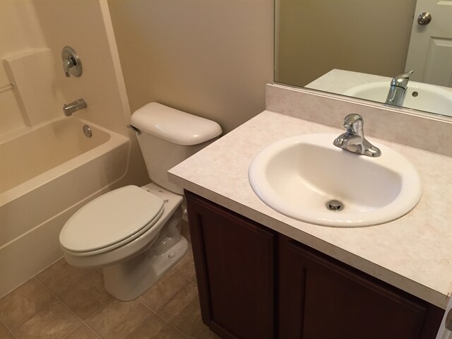 Building Photo - 420 Stonebridge Circle