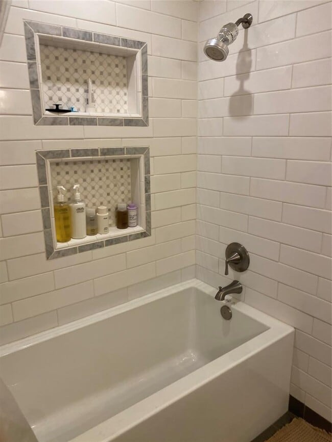 Building Photo - 2414 S 5th St