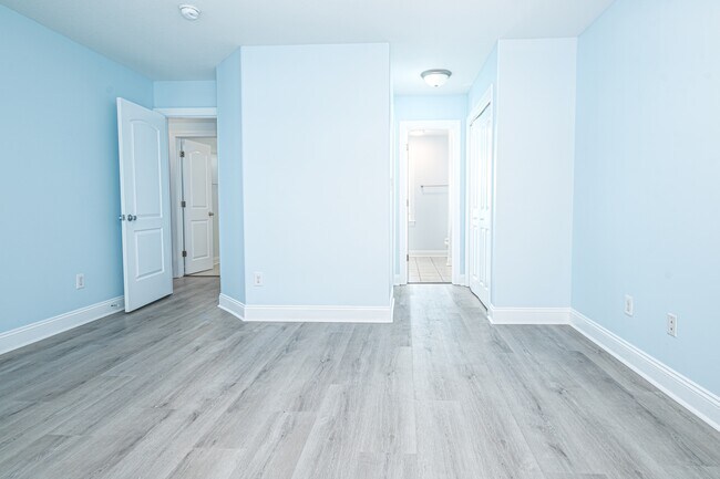 Building Photo - 2807 Walter Dr