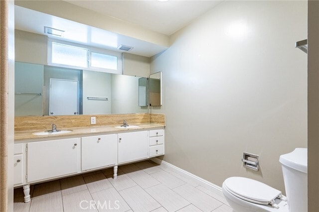 Building Photo - 2221 Palm Cir