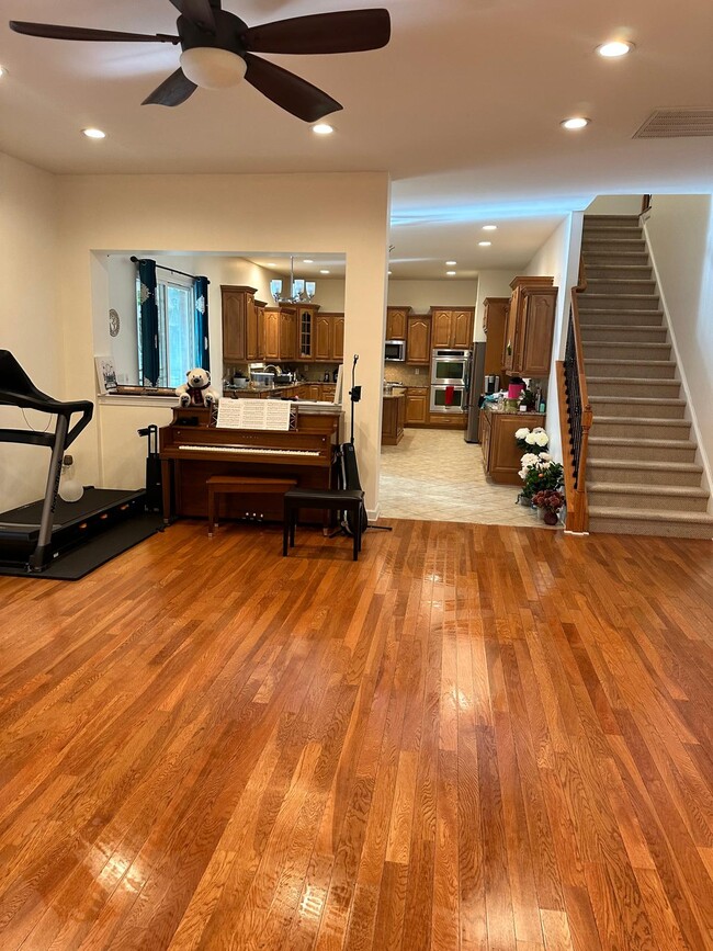 Building Photo - 10110 Paxton Run Rd