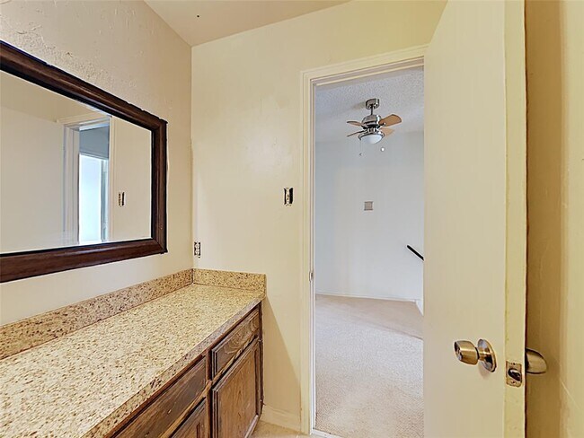 Building Photo - 121 Graystone Pl