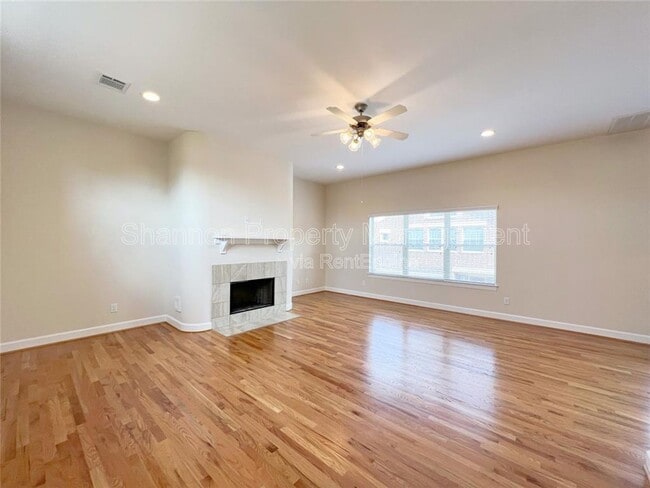 Building Photo - 11504 Main Pine Dr