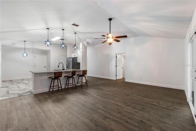 Building Photo - 137 Wellwood Ln
