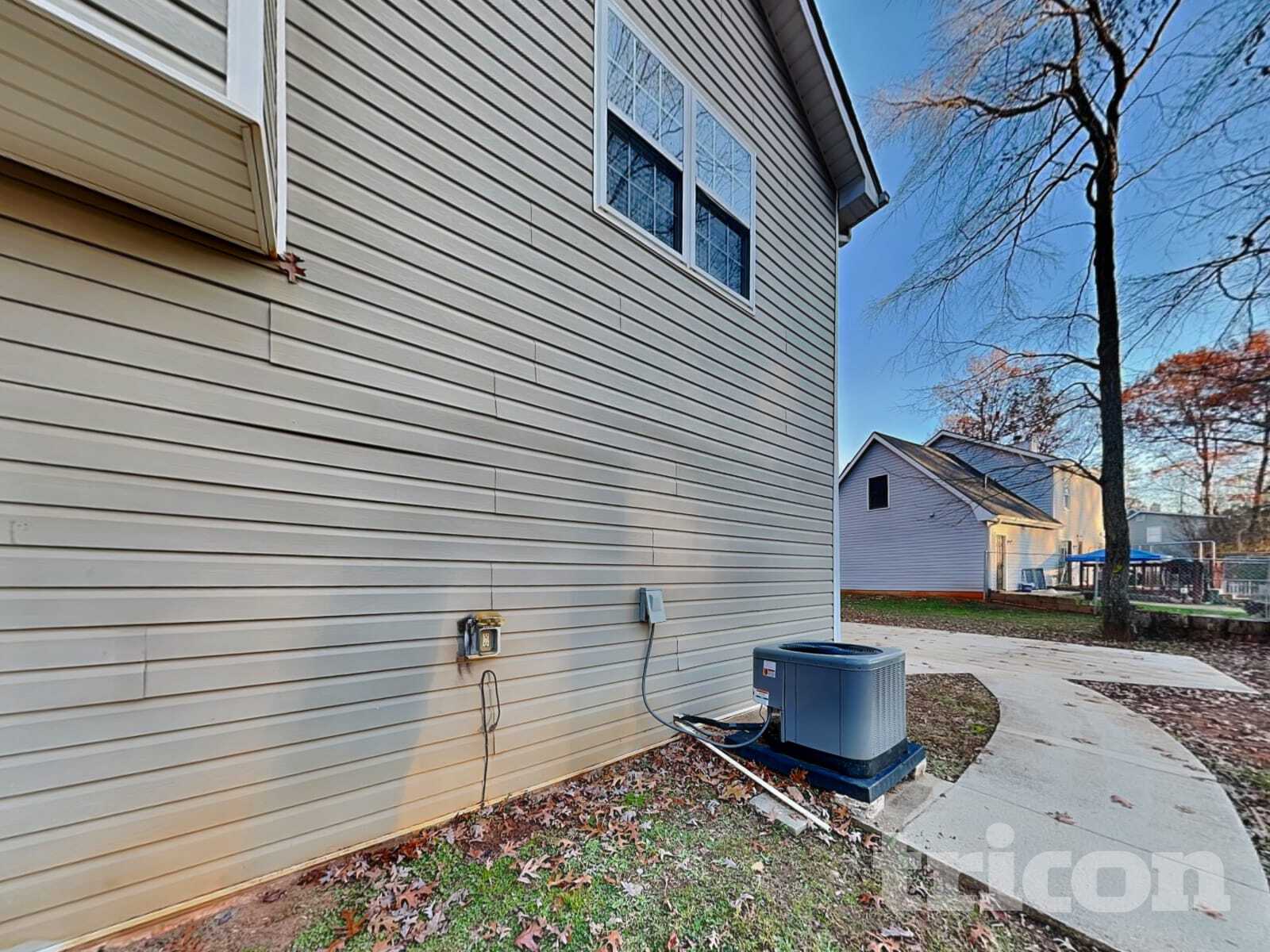 Building Photo - 375 Radcliffe Trce