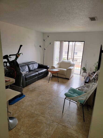 Living 2 - 8425 NW 8th St