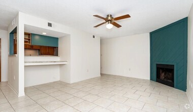 Building Photo - Beautiful Townhome Near LSU for Rent