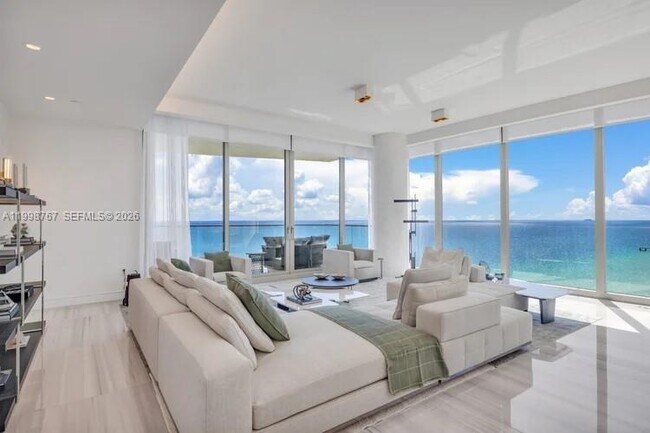 Building Photo - 17901 Collins Ave
