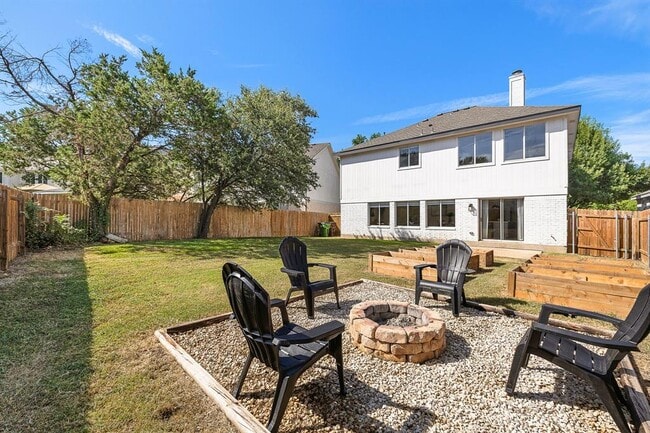 Building Photo - 3817 Tailfeather Dr