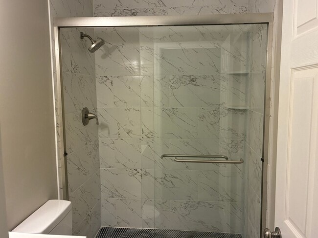 Building Photo - Two Bed and Two Bath House ready for Rent