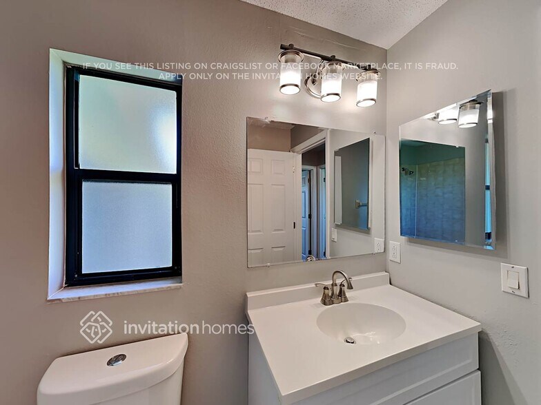 Building Photo - 234 Seasons Dr