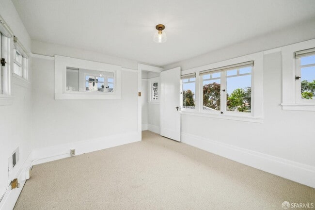 Building Photo - 420 Miramar Ave