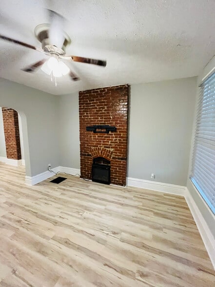 Building Photo - 666 S 22nd St