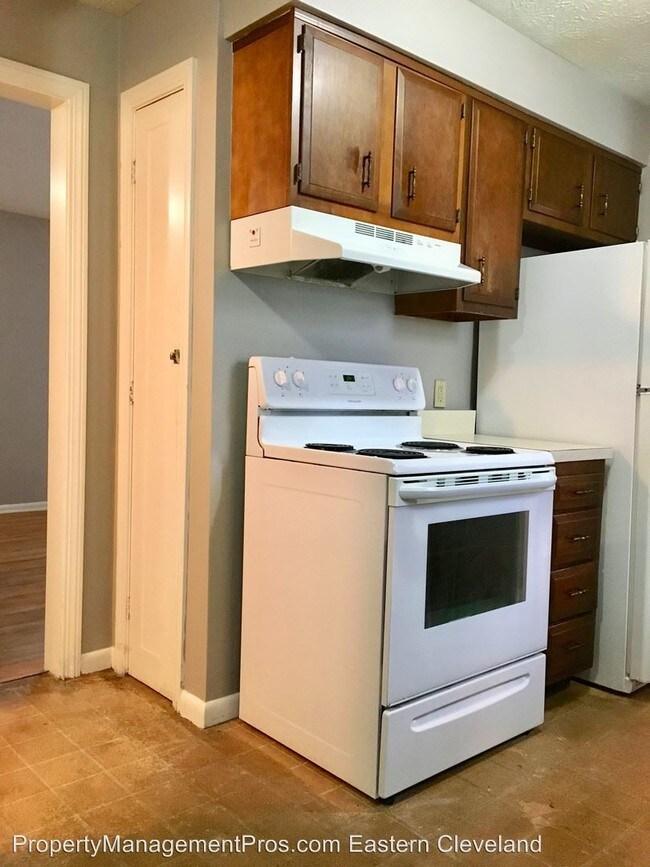 Building Photo - 4 br, 1.5 bath House - 5295 Edenhurst Rd.