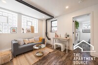 Building Photo - 941 W Carmen Ave