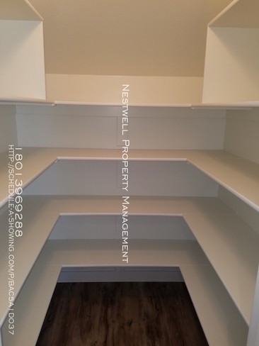 Building Photo - Daybreak 1 bed/1 bath over garage apartment