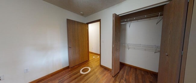 Building Photo - 909 W Cherry St