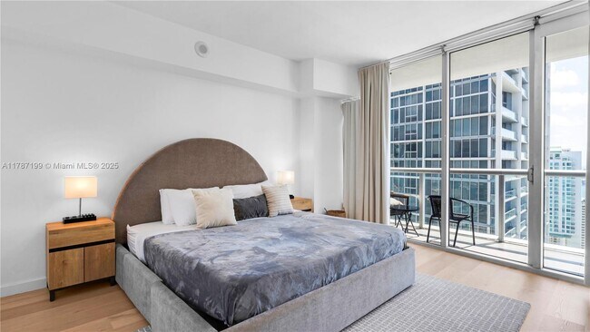 Building Photo - 485 Brickell Ave