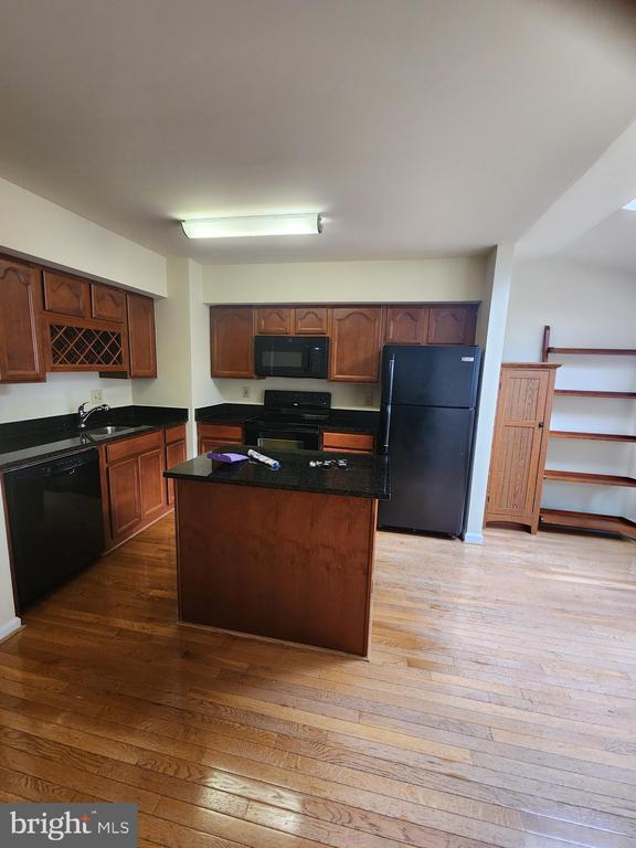 Building Photo - 7766 Black Horse Ct