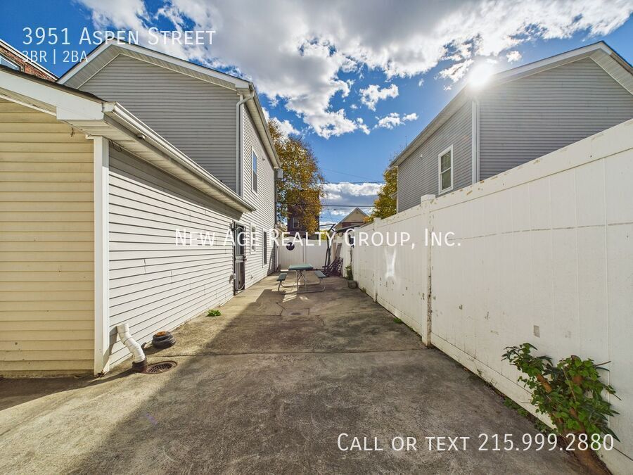 Building Photo - 3951 Aspen St