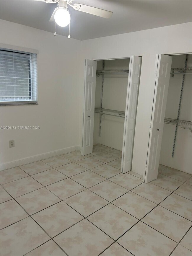 Building Photo - 10000 NW 80th Ct