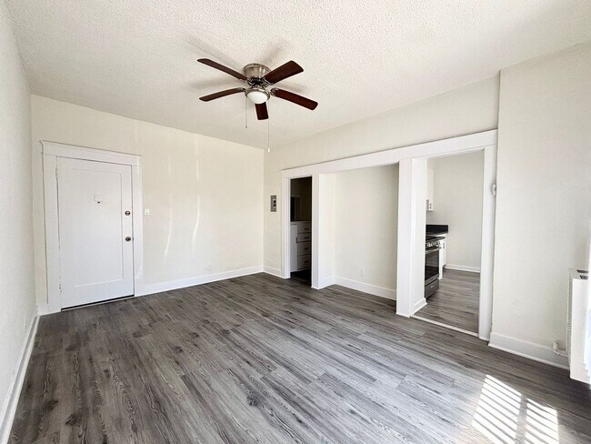 Interior Photo - san2737