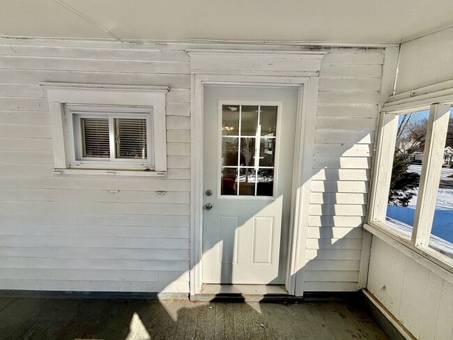 Building Photo - 208 W Tenny Ave