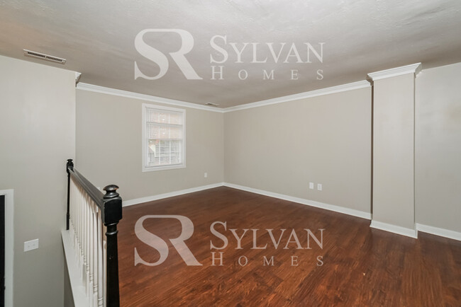 Building Photo - Your dream home awaits