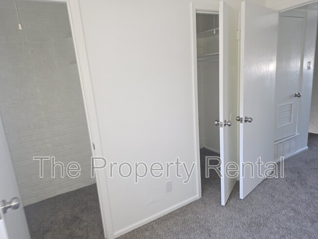 Building Photo - 1003 N Grandview Ave