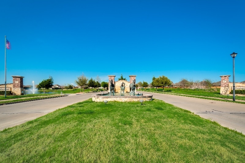 Building Photo - 110 Stallion St